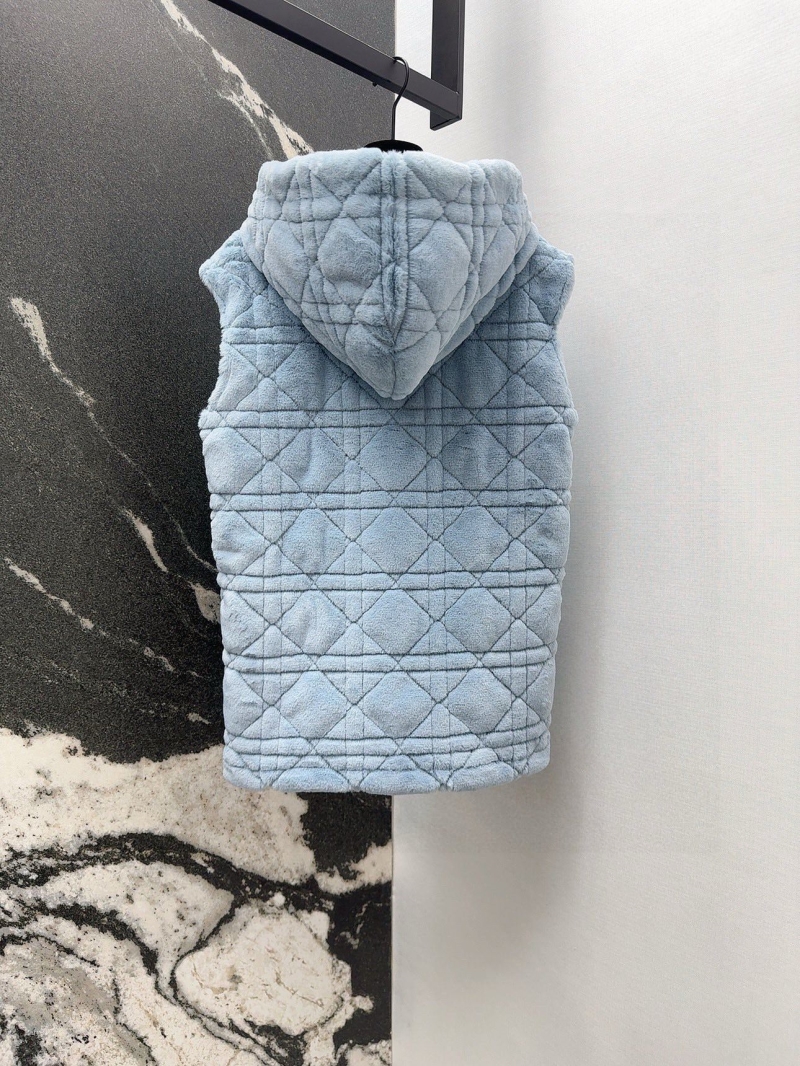 chr1st1an D10r outwear